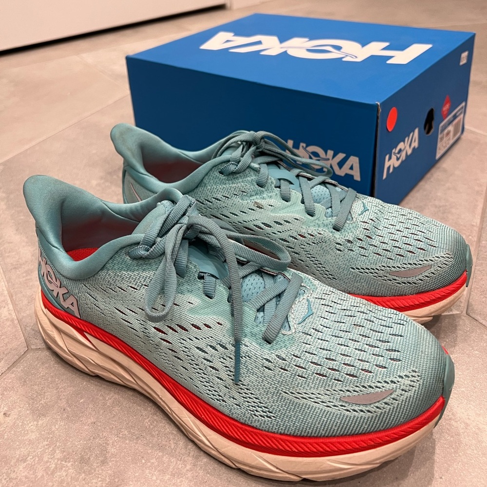Hoka Clifton size 7.5 Wide AEBL